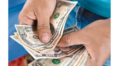 Salario mínimo es insuficiente para compras escolares