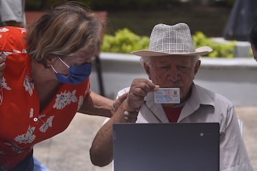 Día clave para la libre postulación: empieza la recolección de firmas 