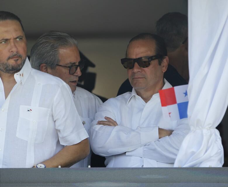 Desfiles del 5 de noviembre en Colón se desarrollan según lo programado