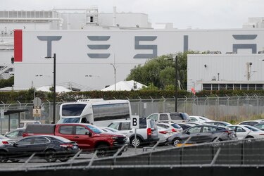 Las ventas mundiales de vehículos de Tesla caen en 2024 por primera vez en más de una década