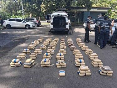 Choque en el puente Centenario termina en incautación de droga