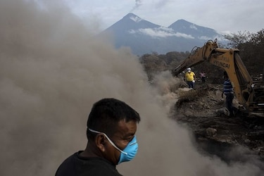 Guatemala: sube a 332 cifra de desaparecidos por erupción de volcán