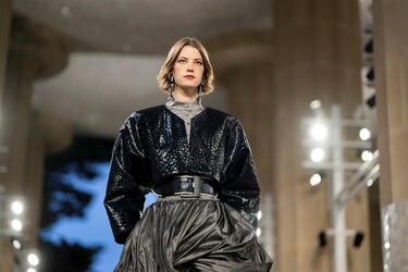 Fotos: El Park Güell de Barcelona acoge hoy el desfile de la colección Crucero 2025 de Louis Vuitton