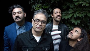 Roban instrumentos de Café Tacvba en carretera de México