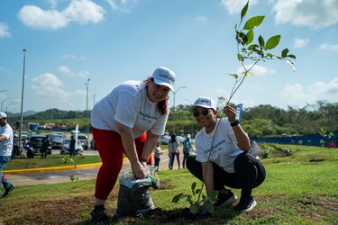 Éxito en Jornada de Siembra por el Día de la Tierra en Panamá