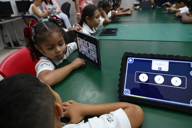 En una escuela de El Chorrillo, 15 minutos a la semana buscan cambiar el futuro de niños