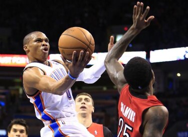 Russell Westbrook queda marginado por cirugía en la rodilla