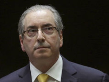 El nuevo gobierno de Brasil confrontado a la imprevisible 'bomba' Cunha