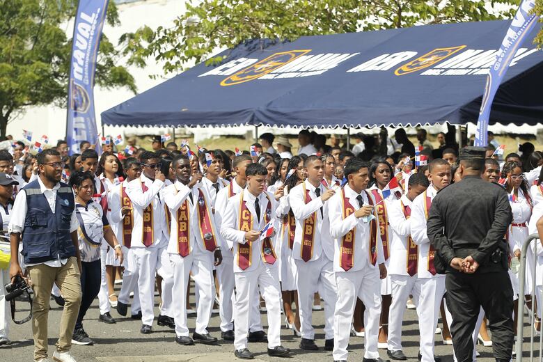 Desfiles del 5 de noviembre en Colón se desarrollan según lo programado