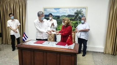 China dona 100 mil dólares a Cuba para reparar el hotel Saratoga