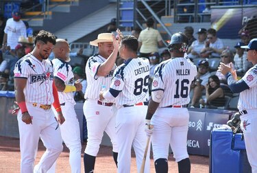 Panamá saca su primera victoria en la historia del Premier 12