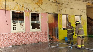 Se incendia viejo inmueble en Barrio Sur de Colón