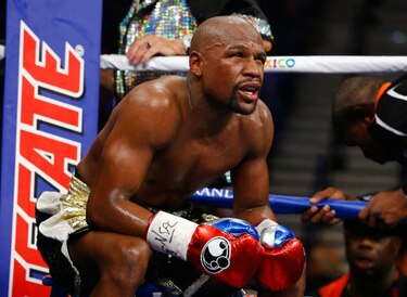 Amir Khan quiere que Mayweather le conceda su última pelea