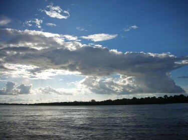 Derrame de diésel en río Amazonas causa daños