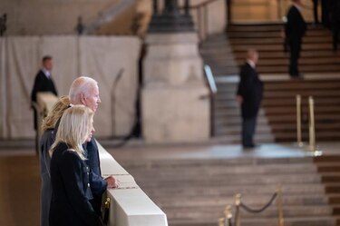 Joe Biden dice que Isabel II le recordaba a su propia madre