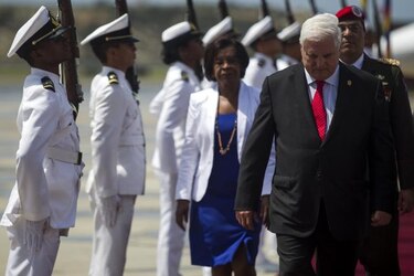 Presidente de Panamá llega a Venezuela para reunirse con Maduro
