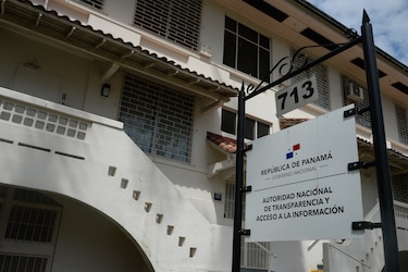 La Antai multa a ‘La Prensa’ por publicar foto de Benicio Robinson y datos sobre los cupos de transporte público