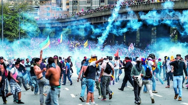Reprimen marcha opositora en Caracas