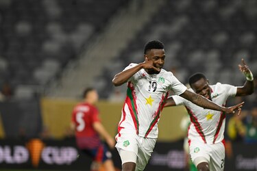 Surinam es un rival con figuras con trayectoria internacional