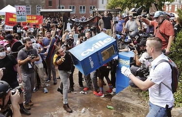 Trump afirma que en violencia en Charlottesville 'hubo culpa de ambas partes'