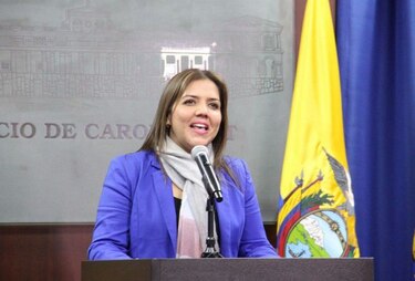Lenín Moreno nombra  vicepresidenta interina en Ecuador