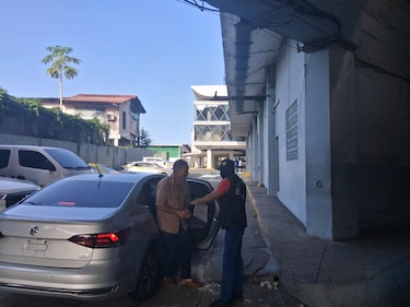Imputan cargos por peculado y blanqueo de capitales a Genaro López y Marco Andrade
