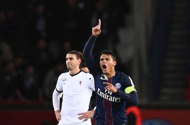 París Saint-Germain avanza con doblete de Thiago Silva