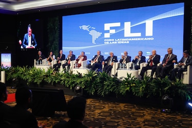 Expresidentes de Latinoamérica abogan por defender la democracia y las instituciones