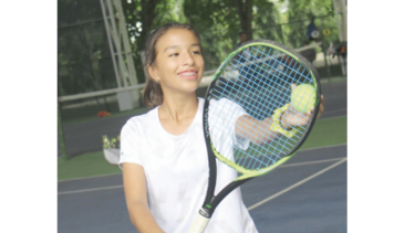Tenista Karla Ching se prepara con miras a los torneos Casely