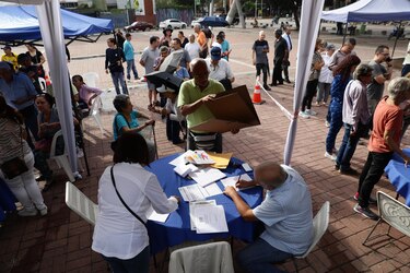 La oposición venezolana busca un candidato presidencial en unas primarias cuestionadas