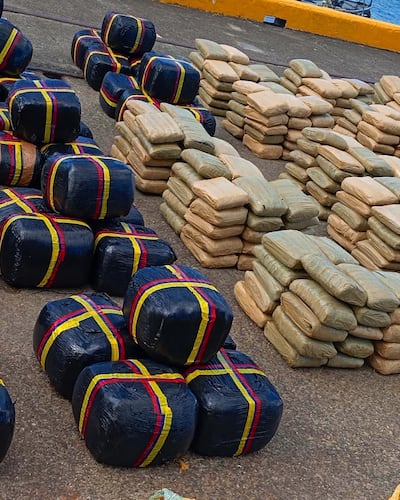 Incautan 622 paquetes de presunta droga durante operativo en aguas del Pacífico