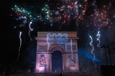 Más de un millón de personas recibieron 2023 en los Campos Elíseos