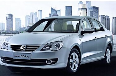 Volkswagen retira miles de sedanes Bora por defecto en dirección asistida