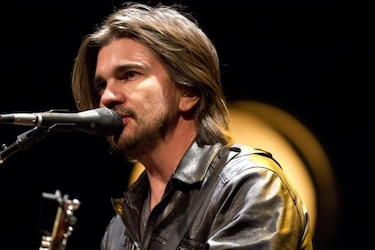Colombiano Juanes apoya despenalización de marihuana en Uruguay