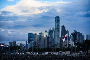 Gremios reclaman que economía siga abierta