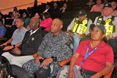 Coordinan acciones de seguridad para los actos y desfiles del 3 y 4 de noviembre en la capital