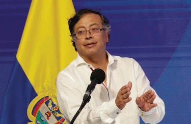 Colombia comienza la reforma agraria con entrega de títulos