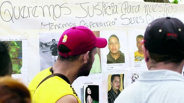 Militares refuerzan búsqueda de mineros
