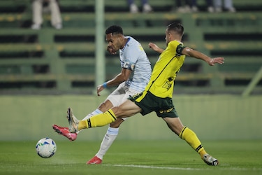 Díaz, Fajardo y Londoño avanzan con la Universidad Católica en la Copa Sudamericana