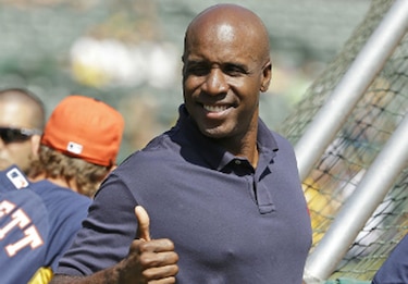 Tribunal revoca fallo de culpabilidad contra Barry Bonds
