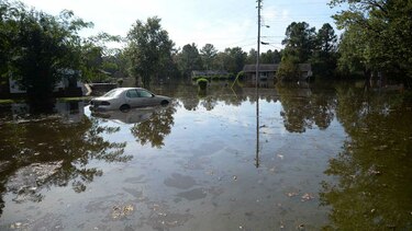 Sube a 26 el número de muertos por huracán en Carolina del Norte
