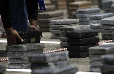 Agentes policiales se incautan de 786 kilogramos de cocaína