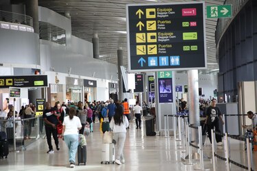 Declaran desierta licitación de limpieza del Aeropuerto de Tocumen; Hombres de Blanco mantiene el servicio 