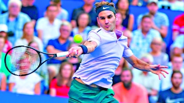 Federer y Bencic llevan a Suiza a la final