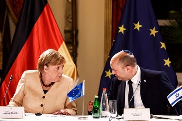 Angela Merkel apoya a Israel en su gira de despedida
