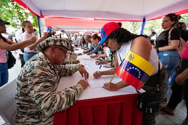 Buques, milicias y denuncias: Venezuela cierra filas contra la ‘amenaza’ de Estados Unidos