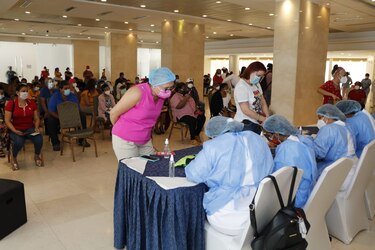 Vacunación de pacientes con cáncer se reanudará el lunes 10 de mayo