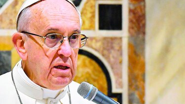 Papa insta a Trump a defender la dignidad del hombre frente a las 'graves crisis humanitarias'