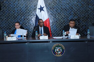 El proyecto que crea un procedimiento especial para ingresar a la carrera administrativa ya fue aprobado en primer debate