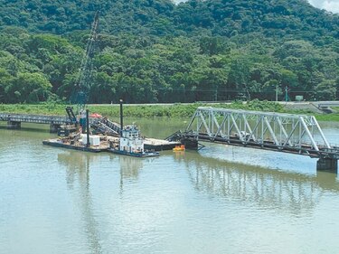 ACP inicia trabajos en puente de Gamboa, mientras el ferrocarril sigue detenido 